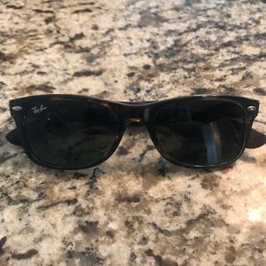 Tortoise shell New Wayfarer Ray-Ban Sunglasss